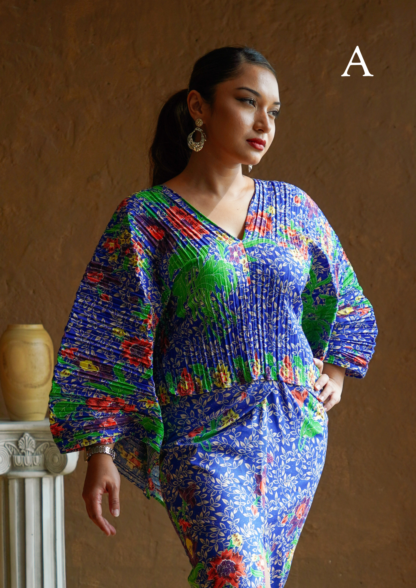 inisaya : centrefold | Heather Top